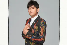 歌手半开麦和不开麦一律是假唱