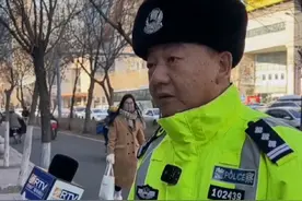 沈阳市沈河区交警对商户门口公共停车位私自安装地锁进行拆除，商户无权安装使用地锁，如有发现可拨打122进行举报#抖音热门 #交警 #交警正能量 @抖加🔥上热门🔥dou+🔥热点宝视频封面