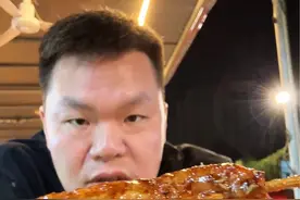 感谢老板娘可以卖我三个生蚝#宵夜吃什么 #朱芳雨 #用篮球表达心情 #烧烤呀撸串呀视频封面