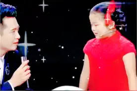 杨帆喜提二胎  儿女双全组成好字#娱乐评论大赏 ##娱乐大爆料 #娱乐八卦 #央视主持人 #娱乐圈视频封面