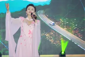 粉丝朋友们期待的人世间副歌来啦，偶尔换个风格，就当换个心情，走进歌曲、走进故事、走进生活，好好珍惜自己和身边的人，一路向阳。#撒丽娜#演出现场 #真人真唱 #炙热计划 #人世间