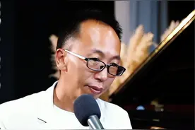 昝老师钢琴弹唱《怨苍天变了心》不一样的感觉，太好听了！#昝老师钢琴弹唱 #经典老歌 #怨苍天变了心 #钢琴弹唱一首歌一个故事 #伤感歌曲