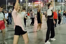 你送我的红玫瑰 它已经早已枯萎…#心碎爱上了眼泪 #广场舞dou起来 #全民健身