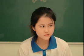 #创作灵感 #学生时代 #趣dou校园 #高中 #高考加油 你的努力是假努力吗？别被自我感动式的假努力骗了。