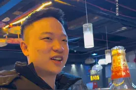 最高的配置是兄弟 #兄弟扎起共饮江湖 #陈小春重庆啤酒江湖入局 @重庆啤酒视频封面