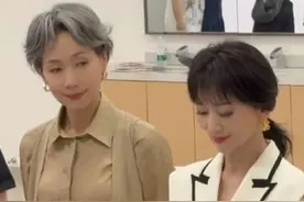 明显感受到CC和芝姐今晚两人都不开心，但是在见到粉丝那一刻CC还是笑了，她真的每次都用自己最好的状态来对待她的粉丝，希望我们的CC被更多的人爱，因为她真的值得！#叶童 #赵雅芝 #新白娘子传奇演唱会成都站 #路透 #新白娘子传奇30年演唱会