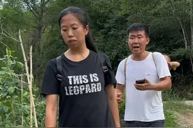 老婆逛街把手机弄丢了，我给她买的4999元手机老爸心疼小凤泪奔……视频封面