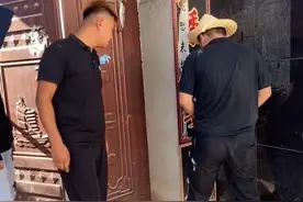 尿人家门口你不挨揍，是不可能的#反转 #搞笑视频 #原创视频视频封面