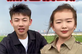当你来内蒙参加那达慕大会你才会感受到这里是歌的海洋，舞的故乡！阿古达木已经在锡林郭勒那达慕大会现场和小徒弟一起来唱《敖包相会》。明天下午我在那达慕民歌挑战赛的现场等着大家来！#草原那达慕 #歌游内蒙古#我和草原有个约会#民歌挑战赛视频封面