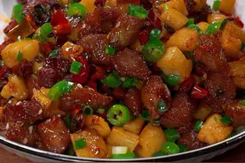 下次买到这种梅花肉，可以试试这个干锅的做法，麻辣干香外酥里嫩，一端上桌孩子们抢着吃～视频封面