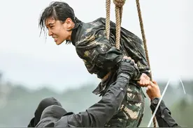 入伍以来最疯狂的终极考验，反战俘特训。 #真正男子汉第二季