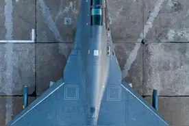 不要再认为歼16是全国就一种涂装了，有好几个版本的  #歼16