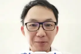 宝宝嘴巴里白色斑块，要不要紧？#鹅口疮 #医学科普视频封面
