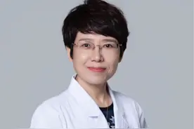 皮肤淀粉样变，是一种原因不清楚的、剧烈瘙痒性皮肤病之一，瘙痒难忍，患者往往在睡眠中被痒醒，非常痛苦，有如此症状者请关注#皮肤淀粉样变 #瘙痒剧烈 #皮肤病 #瘙痒无小事视频封面