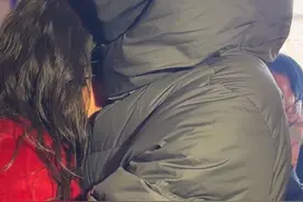 很高兴今天见证了姜甲儒认亲，如今甲儒的爸爸妈妈每一个幸福喜悦的笑容，都是过去无数泪水换来的，其中各种的苦痛难以言表，还好结局是团圆的，希望姜甲儒和爸爸妈妈、哥哥弟弟未来的生活可以更加幸福美满，希望每一个孩子都能找到回家的路#姜甲儒回家#姜甲儒#团圆#申军良视频封面