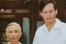 #老照片 #一代人的回忆 杨振宁与岳父母合影视频封面