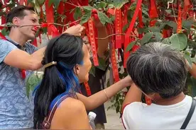 马珍秀寻亲 不如见一面，哪怕是一眼 平凡生活中的幸福与珍贵 就是与家人相守的时间！ #马珍秀 #寻亲#在荷兰的中国孩子寻亲实录#每个人都有自己的故事  @隔夜咖啡Tea @荷兰鑫姐 @宝马 @宝贝回家寻家工作组-西岭熊猫视频封面