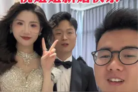 当看到俺姐穿上婚纱的时候，我才真的觉得她要出嫁了，希望俺姐远嫁过去能真的幸福，不管何时何地，我永远都是你最坚强的娘家后盾！#婚纱照 #记录真实生活 @喜乐的生活日记视频封面