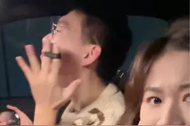 女生开车都要坐在挡风玻璃上吗？#恋爱日常 #vlog日常 #开车视频封面