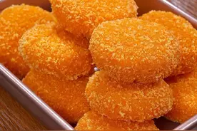 很多人喜欢吃南瓜饼，其实自己做真的很简单，外酥里糯轻松学会～