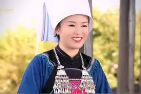 买马要买瘦搓搓 免得人家借去驼 婆娘要找丑一点 免得人家挖墙脚 #山歌热门推送 #真人真唱 #布依族姑娘