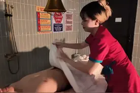 体验越南美女按摩师的按摩加搓澡😂#按摩放松 #舒缓解压按摩spa视频封面