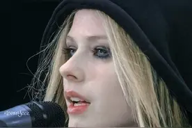 《Control》磁性的嗓音,非常有辨识度,充满力量和激情的一首歌