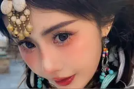 怪不得韦雪生了3个孩子40岁了看起来还是这么年轻漂亮！#韦雪视频封面