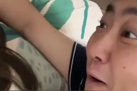 下次嘴巴得擦干净 我到现在也不知道他咋闻出来的视频封面