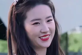 天哪！这还是曾经那个鹅蛋脸的刘亦菲吗？#刘亦菲 #娱乐