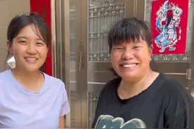 闰六月习俗外嫁女要回娘家，学长妈妈姐妹们去外婆家聚餐，要带米、面、鸭蛋和大阉鸡等等，还要给学长外婆买衣服，大家齐聚一堂好欢乐，吃完饭一起去海边游泳赶海抽皮皮虾，相聚短暂欢乐长存#广东 #湛江 #家庭日常 #我的乡村生活 #dou来广东百千万