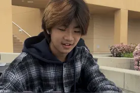 在喜欢和快乐的状态下感受教育 远比在高压和紧张的状态下接受教育要更有意义 加油儿子 妈妈祝你有个美好而快乐的高中生活#海外留学 #美国生活 #美国留学 #阿蒙在尔湾 #阿蒙说视频封面
