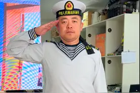 退役军人 退伍12年了 曾经的军装还能不能穿  挑战一下#记录真实生活 #军装照片 #退伍不褪色视频封面