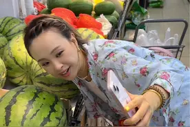 带日本媳妇来中国实现水果自由了 #佐藤同学 #夫妻 #西瓜自由视频封面