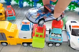 大卡车来接工程车们回家了#玩具视频及玩具小故事视频封面