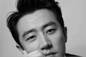 内敛，谦逊，文静，多样的黄轩，有没有打动过你。#黄轩 #山海情 #形象美学 #男神 #韩箫视频封面