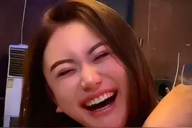 #腼腆害羞内向社恐文静小女生 #东北文静女孩 #现场实拍  有闺蜜真好，有事真上啊！视频封面