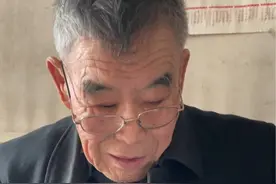 #孝顺父母 忠孝传家德为本，仁义处世信当先，金玉满堂家兴旺，鸿福齐天富贵长#百善孝为先视频封面