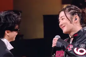 来看看福克斯和活死人厂牌争锋相对硬刚#中文说唱 #黑怕 #rap