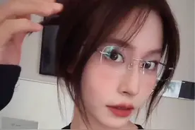 试带四款金丝眼镜 帮我看看哪款好看 #金丝眼镜 #日常vlog视频封面