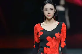 秀场直击 超模曹青青 @青青我的宝贝☀️ AW25深圳原创时装周 XULU Custom-tailor@ODF深圳原创时装周 @xulu徐露视频封面