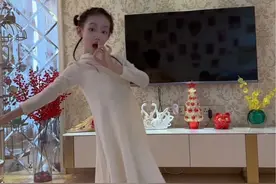 #风尘下榻 完整版来咯！好一个古灵精怪，俏皮可爱的小姐姐😘💞#风尘下榻 #古典舞视频封面