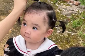 宝宝和小姨互相薅头发，搞不懂她们两个，为什么每次见面都干仗～#人类幼崽迷惑行为大赏#宝宝和小姨 #南宁一姐视频封面