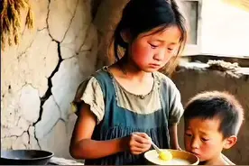 想起了小时候飘着炊烟的那个温暖亲切的村庄，那时候所有的亲人都在，日子过得很慢。好怀念那个时候呀，就是再也回不去了！有时候突然感觉现在很陌生！#剪映 #留守儿童的生活 #农村孩子的生活日记 #农村孩子的生活日记 #农村