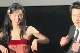 #陈都灵 #辛云来 同框跳《李羲承进行曲》 两位也太可爱了#雁回时视频封面