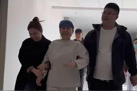 这几天由衷的感谢大家的关心，婆婆手术一切顺利，同时也要感谢张俊廷教授精湛的医术，能结缘俊主任是我们的荣幸，感恩遇见！以后的日子会越来越好#家庭日常 #婆媳