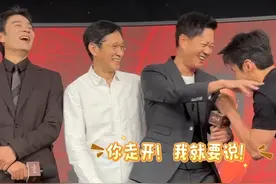 #冯嘉怡 吐槽导演傅东育拦都拦不住！#李光洁 随后就“挖坑”哈哈哈！#以法之名视频封面