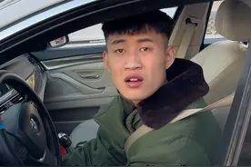 再调查当初老师也没发驾驶证和行驶证啊 #这操作都看傻了视频封面