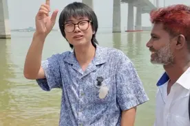 带嘴哥来深圳了，体验无人机外卖，无人驾驶汽车，嘴哥当场懵了 #抖音看世界 #chinatravel #印度嘴哥 #环球旅行视频封面