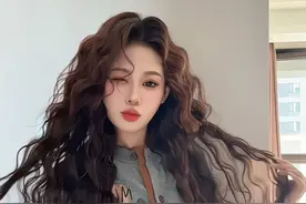 秋冬氛围感直接拉满！显发量法式蛋卷发跟练版，这么多搭啥衣服都好看！#氛围感慵懒卷发教程 #法式慵懒卷 #发型教程